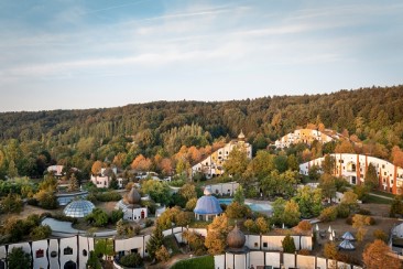 Rogner Bad Blumau_begrünte Dächer© Hundertwasser Architekturprojekt.jpg