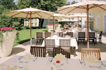 hotel-castellani-salzburg-restaurant-terrace-2007-hi copy_72dpi.jpg