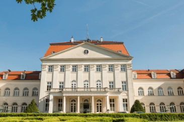 VBG14922_Austria_Trend_Hotel_Schloss_Wilhelminenberg_AuSZenansicht.jpg