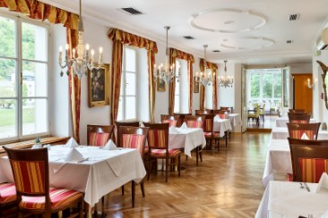 VBG6062_Radisson_Blue_Hotel_Altstadt_Restaurant_Symphonie_318efeda-ab26-4631-958c-377c2f1a6e2a.jpg