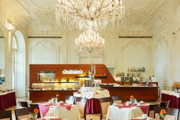 VBG15123_Austria_Trend_Hotel_Schloss_Wilhelminenberg_Restaurant.jpg